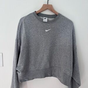 Nike Women's Heather Gray Crewneck Sweatshirt